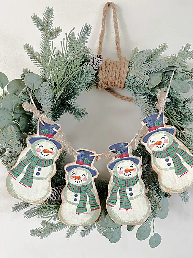 Wreath with snowman banner