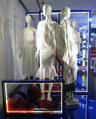 http://www.retailstorewindows.com