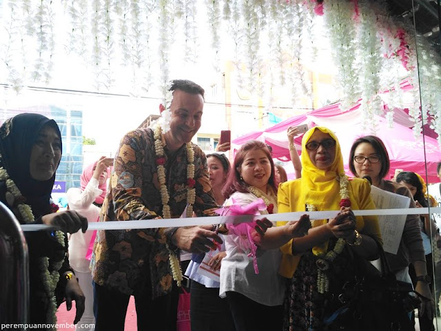 peresmian toko baru sophie paris di medan