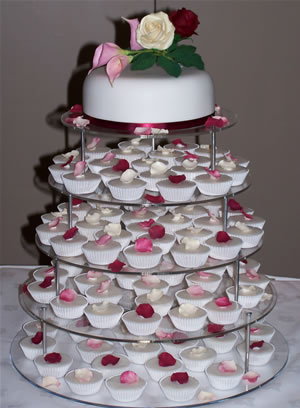 These wedding cakes are really just cupcakes displayed on cupcake stands