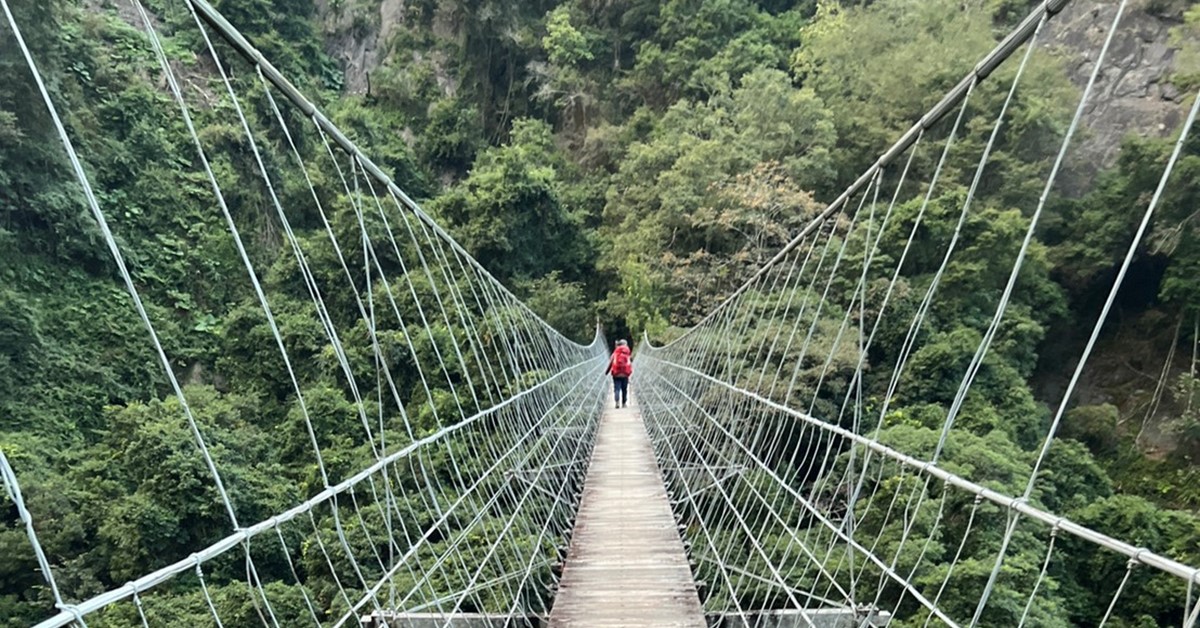 圖為白石吊橋