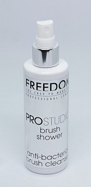 Freedom Pro Studio spray limpiador para brochas