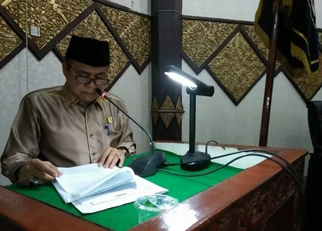 DPRD Padang Sahkan Ranperda Perubahan APBD 2017 Menjadi Perda