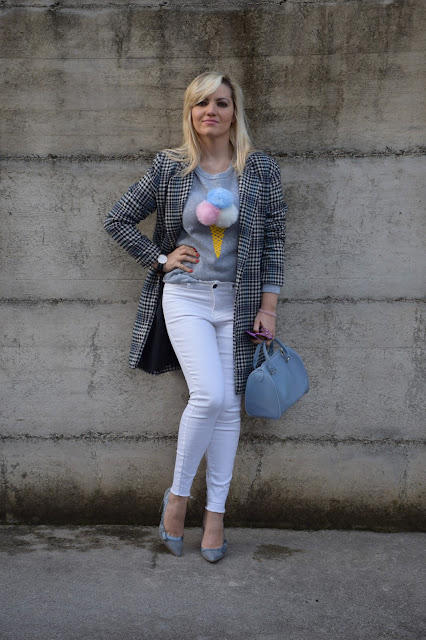 outfit felpa grigia come abbinare la felpa grigia  abbinamenti felpa felpa street style mariafelicia magno fashion blogger colorblock by felym fashion blogger italiane blogger italiane di moda outfit febbraio 2017 web influencer italiane jeans bianchi street style