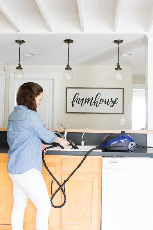 How to clean a white porcelain enameled cast iron farmhouse kitchen sink without chemicals. 