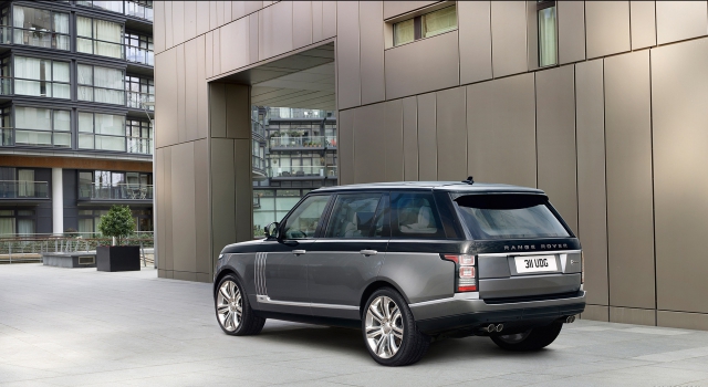 2016 Range Rover Autobiography Review back view
