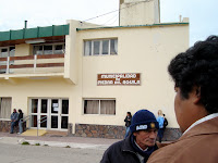 Sigue el paro en  Piedra del Aguila.-