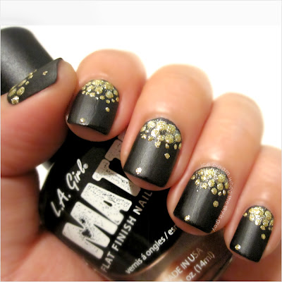 Textured Half Moon Nail Art Tutorial L'Oréal Paris Color Riche Le Nail Art Sticker 009 Poudré D'or Inspired