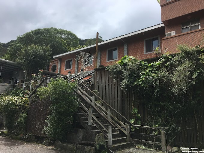 Food in Xinbei Shi Ding,Ye Yan restaurant-A seafood restaurant hidden in the forest?