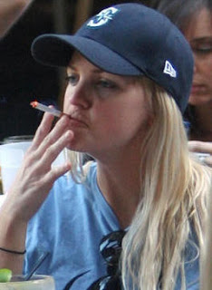 anna faris smoking