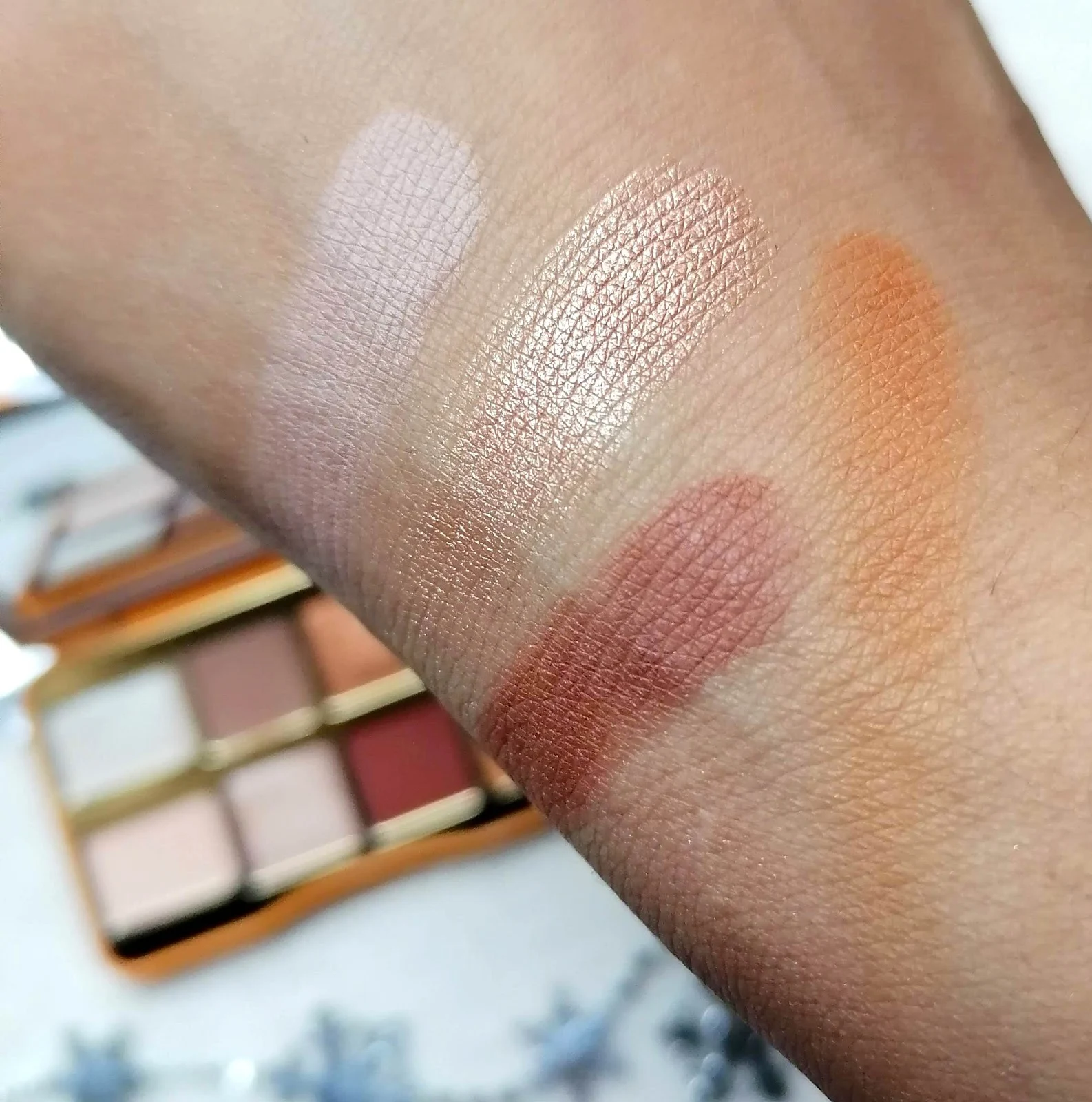 Hot Buttered Rum palette de TOO FACED (swatch)