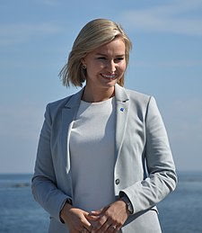 Jag tycker att bör svenska folket prova efter valet välja Ebba Busch  som Sveriges statsminister