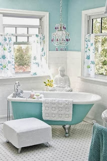 Colored freestanding bathtubs