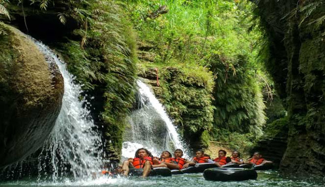 MENELUSURI KEINDAHAN SUNGAI SANTIRAH YANG MENAWAN DENGAN RIVER TUBING DI PANGANDARAN