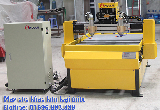 Máy CNC khắc kim loại 2