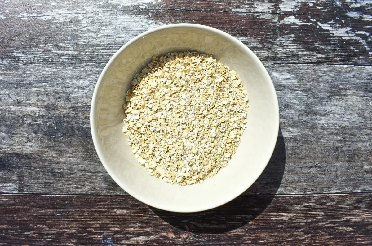 Porridge oats in a bowl.