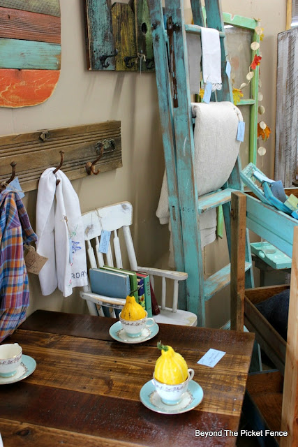 farmhouse, highchair, old ladder, blanket display, coat hook, old books, fall display, turquoise paint, http://goo.gl/CJQLRN