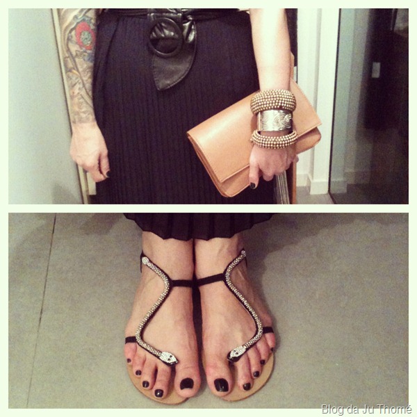 look detalhes rasteira com cobra, maxi carteira e mix de pulseiras look detalhes rasteira com cobra, maxi carteira e mix de pulseiras