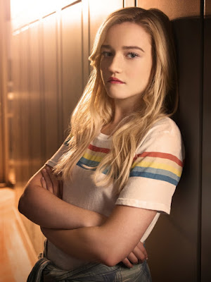 Dirty John Series Julia Garner Image 6