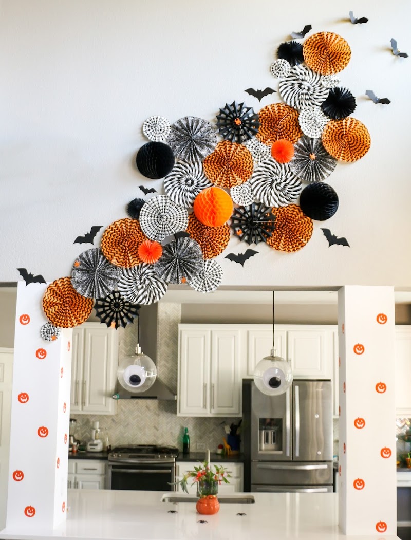 35+ Famous Inspiration Halloween Decorations For The Wall