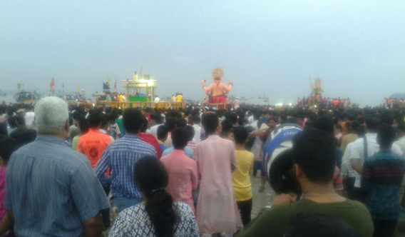 Lalbaugcha Raja 2016 Girgaon Chowpatty Visarjan