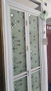 pintu aluminium motif kaca film