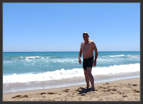 COMARRUGA-PLATJA-TOT PER A MI-OLES-BANDERA VERMELLA-VIATJES-PINTURA-EL VENDRELL-FOTOS-PINTOR-ERNEST DESCALS