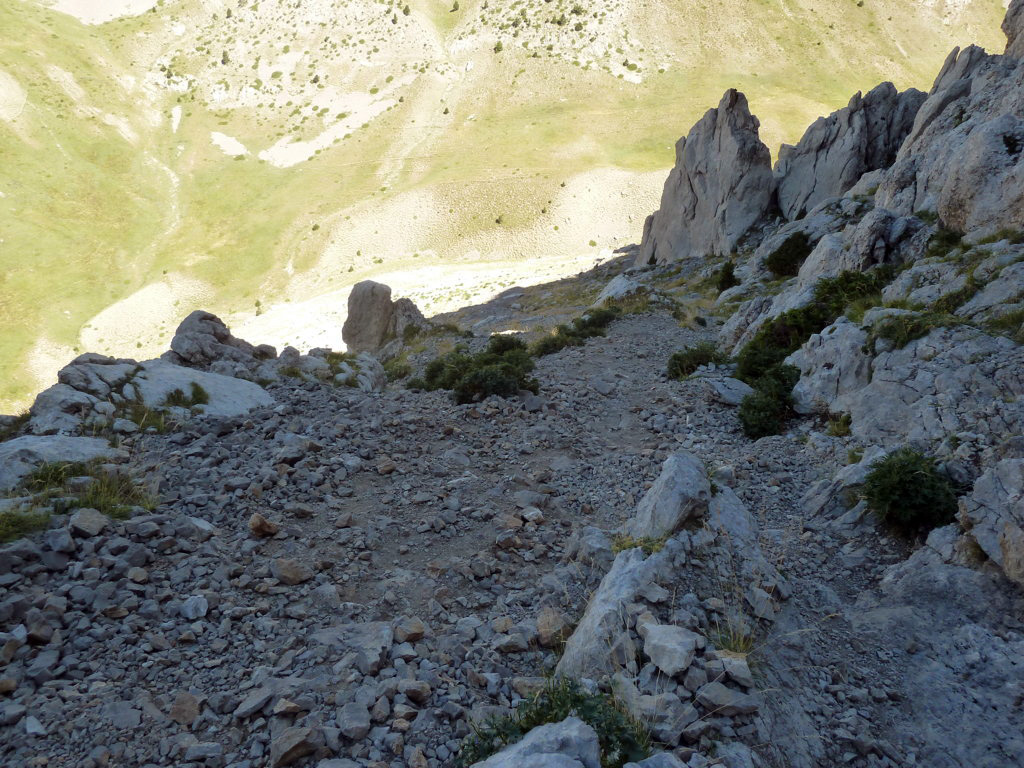 COSTA CABIROLERA, 2.604m (El hito barcelonés del Cadí) P1250671%20%28FILEminimizer%29