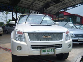 2009 ISUZU D-MAX Hi-Lander Extra cab pick up to Kenya