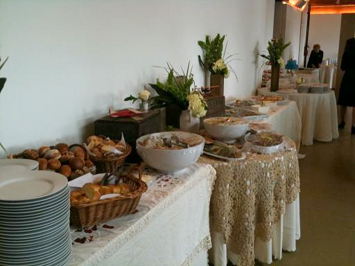 rustic wedding food buffet