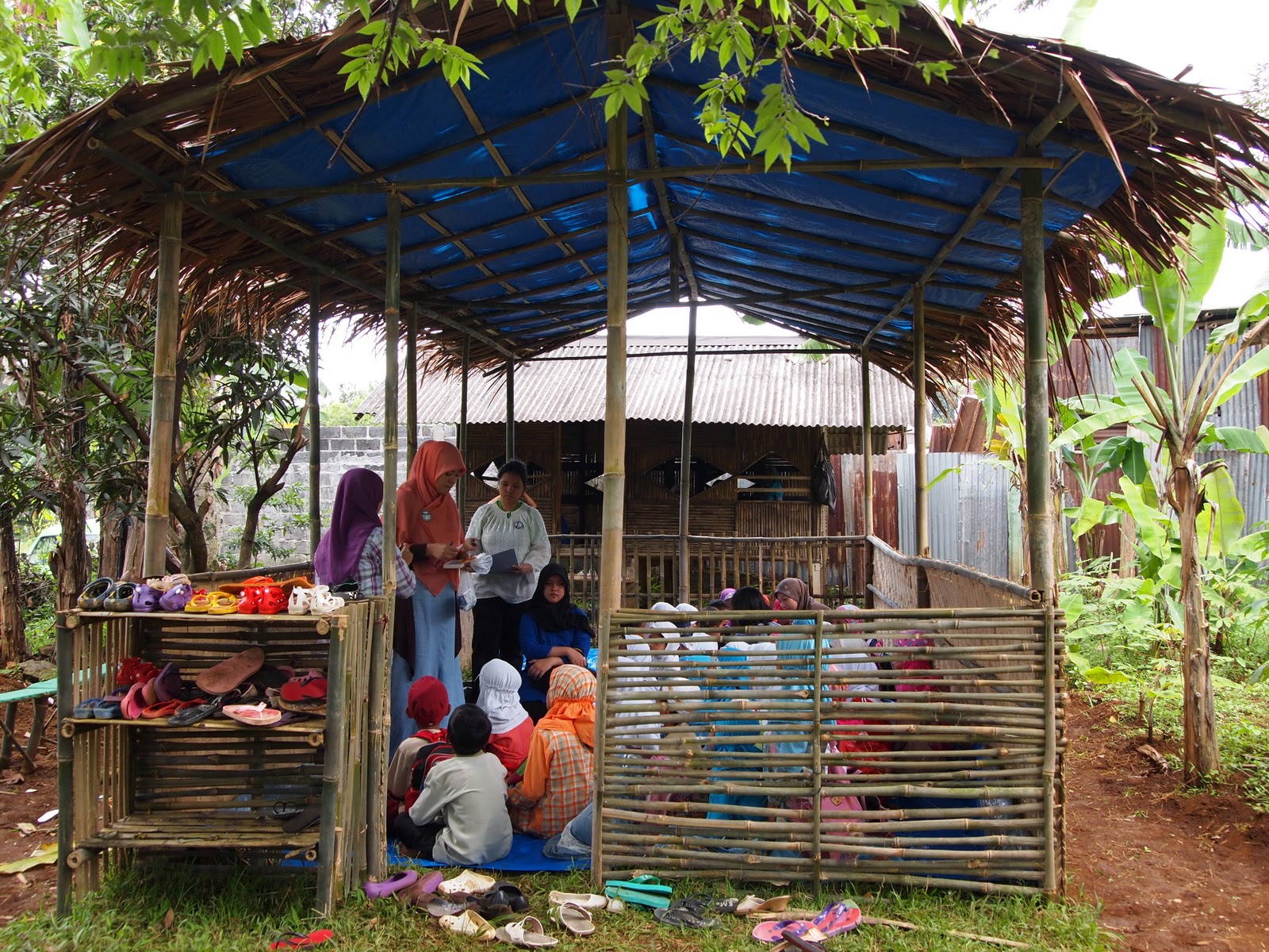 KOMUNITAS SAHABAT KECIL Kini Kami Mulai Ber Atap Walaupun Sederhana