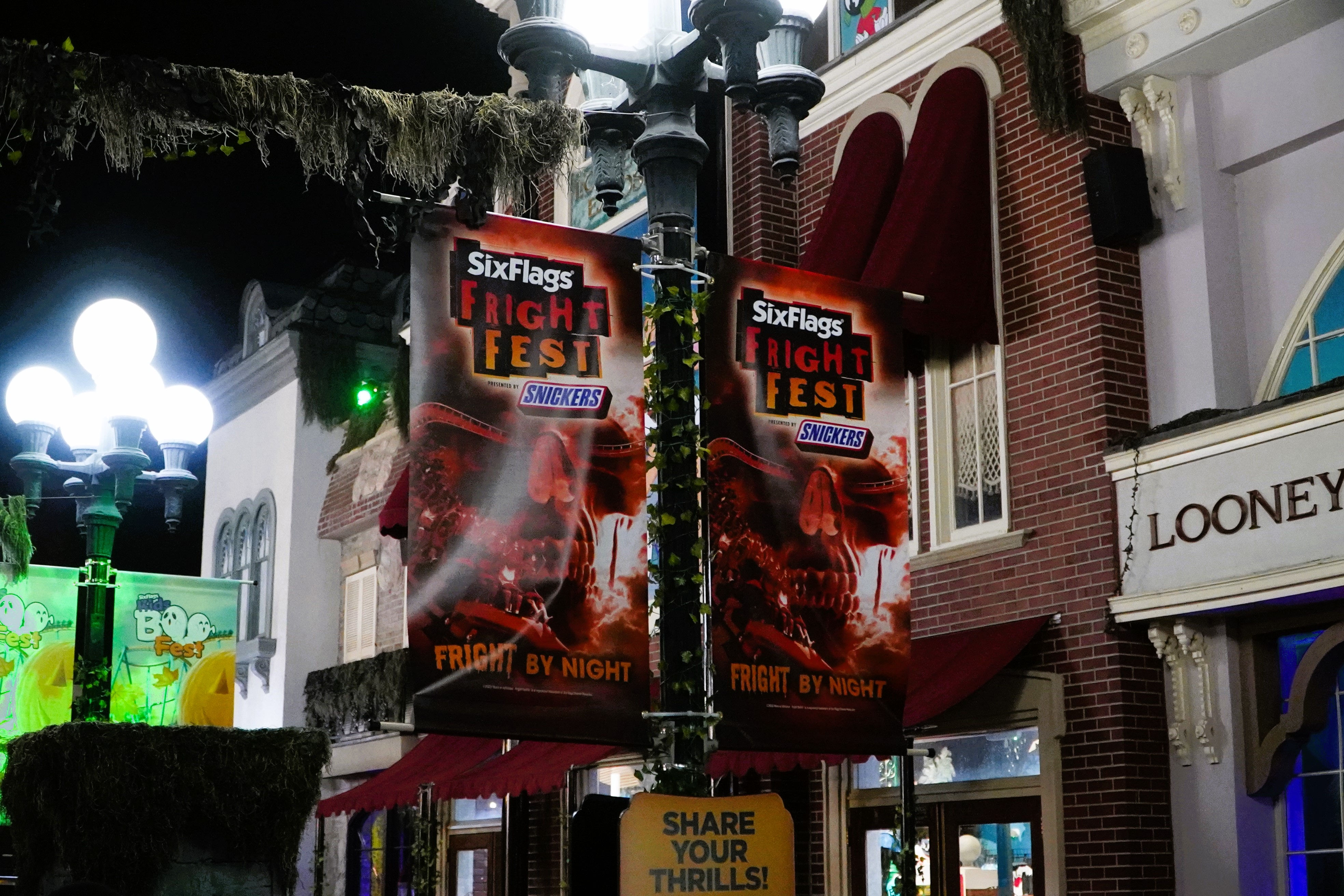 Things to Do for Adults and Kids at Six Flags Fright Fest