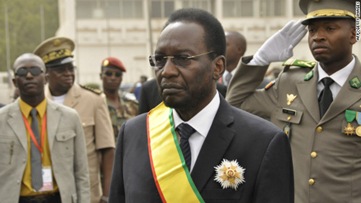 Mali swears in new president, restores civilian rule
