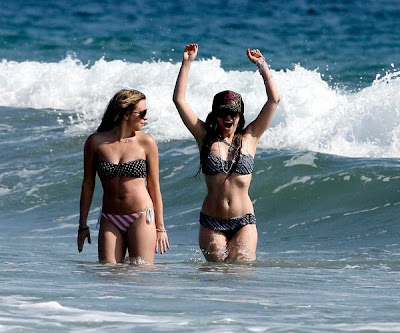 Avril Lavigne Pictures in BIKINI Beach Candids, Malibu,