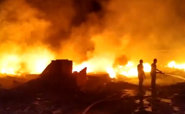 Noida: सेक्टर 138 स्थित झुग्गियों में लगी भीषण आग, 30 झुग्गियां जलकर हुई राख