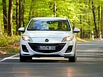 Motor Trend: MAZDA 3 i-stop