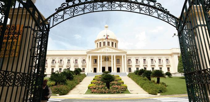 Cancelan a 14 y nombran a dos en servicio exterior