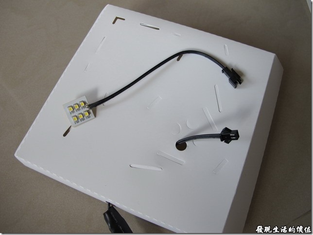 DIY紙箱王紙模型-杜拜帆船飯店