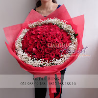 bunga valentine, hadiah valentine, buket bunga dan cokelat, buket bunga ferrero rocher, buket bunga mawar, bunga mawar valentine, handbouquet mawar, bunga mawar 100tangkai, buket rose, toko bunga, florist jakarta, toko bunga jakarta barat