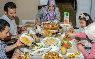 Sunnah Berbuka Puasa Sesuai Ajaran Rasulullah SAW