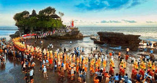 "Keindahan Sunset di Pura  Tanah Lot Bali"