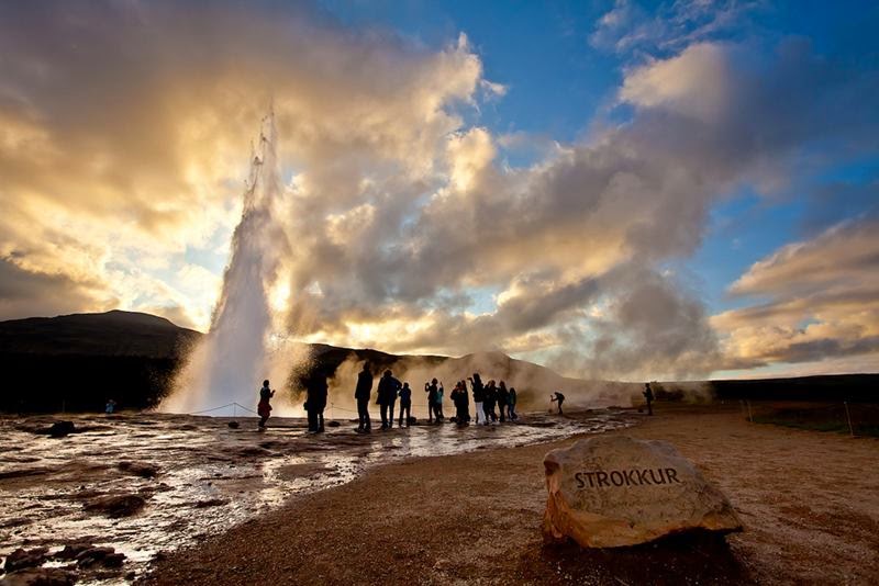 Strokkur is a fountain geyser in the geothermal area beside the Hvítá River in Iceland in the southwest part of the country, it is located near the capital Reykjavik, Strokkur is one of the most famous active geyser and European country.