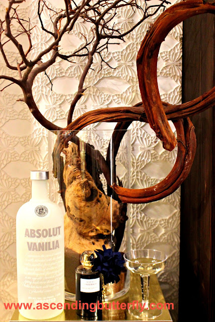 @Sniffapalooza @AnnickGoutalUS Night Birds Holiday Celebration! #Scent #Perfume #Luxury #Fragrance #HolidayParty, Signature Cocktail using ABSOLUTE Vanilia, Absolute Vanilla Artsy