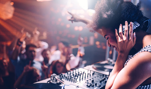 Finding The Best Bar Mitzvah DJ For Your Teen