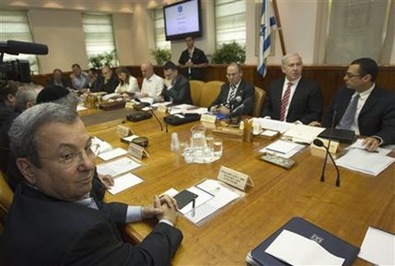 Former Israeli premier Olmert joins Israeli opposition to strike at Iranian nuclear sites