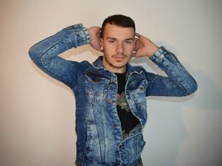 http://www.supermen.com/services/directlinkhandler.ashx?WID=124248128940&ptype=3&queryid=8&promocode=BCODE_gaywebcamteen&cid=16&hid=RobbyHardDick