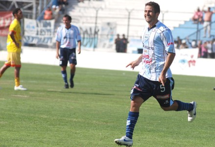 Gimnasia ganó y se prende