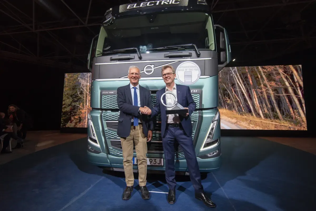 Volvo FH elétrico vista de frente