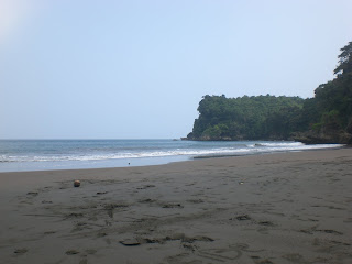 Hanya Sebuah Cerita: Pangandaran, Green Canyon, Batu Karas 