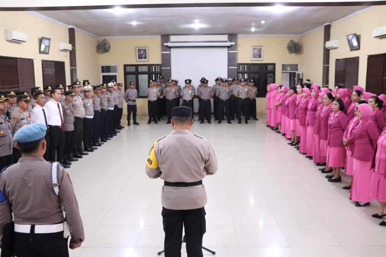 Polres Sergai Laksanakan Upacara Kenaikan Pangkat Personil Polres Serdang Bedagai TMT 01 Januari 2023